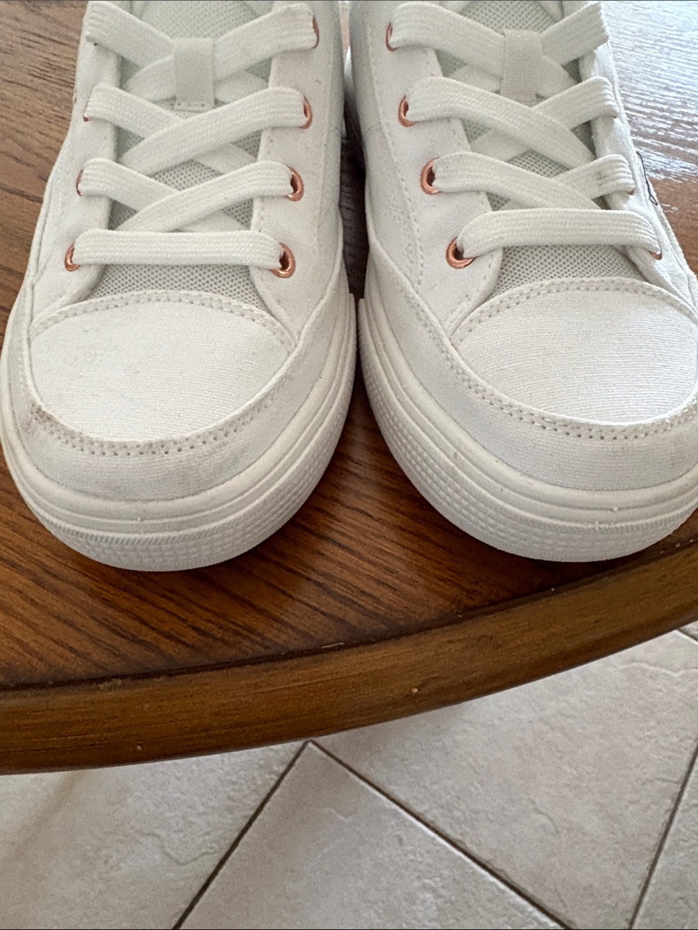 Skechers White Low-Top Sneakers with Rose Gold Eyelets - Picture 4 of 6